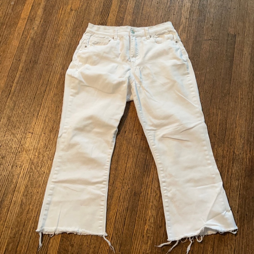 White straight jeans